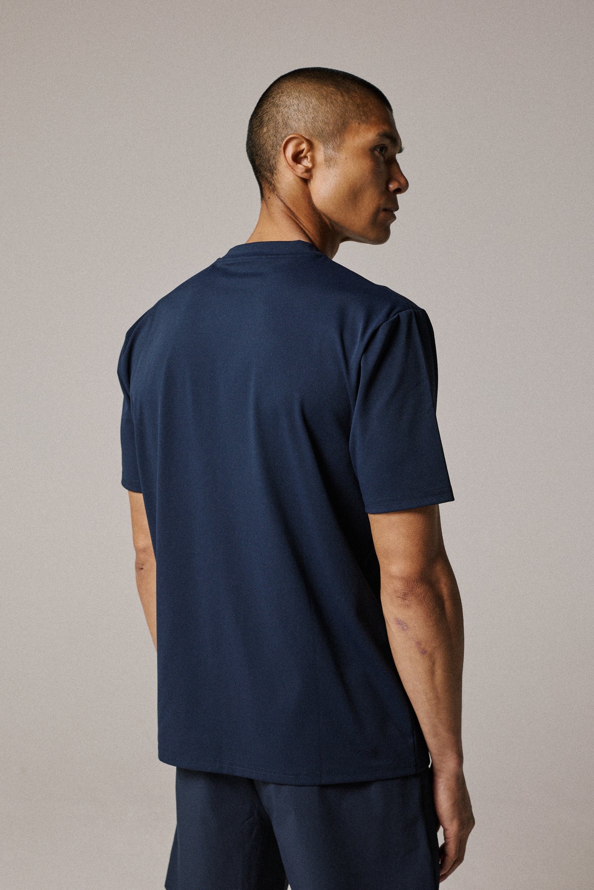 EVERYDAY SHORT + T-SHIRT